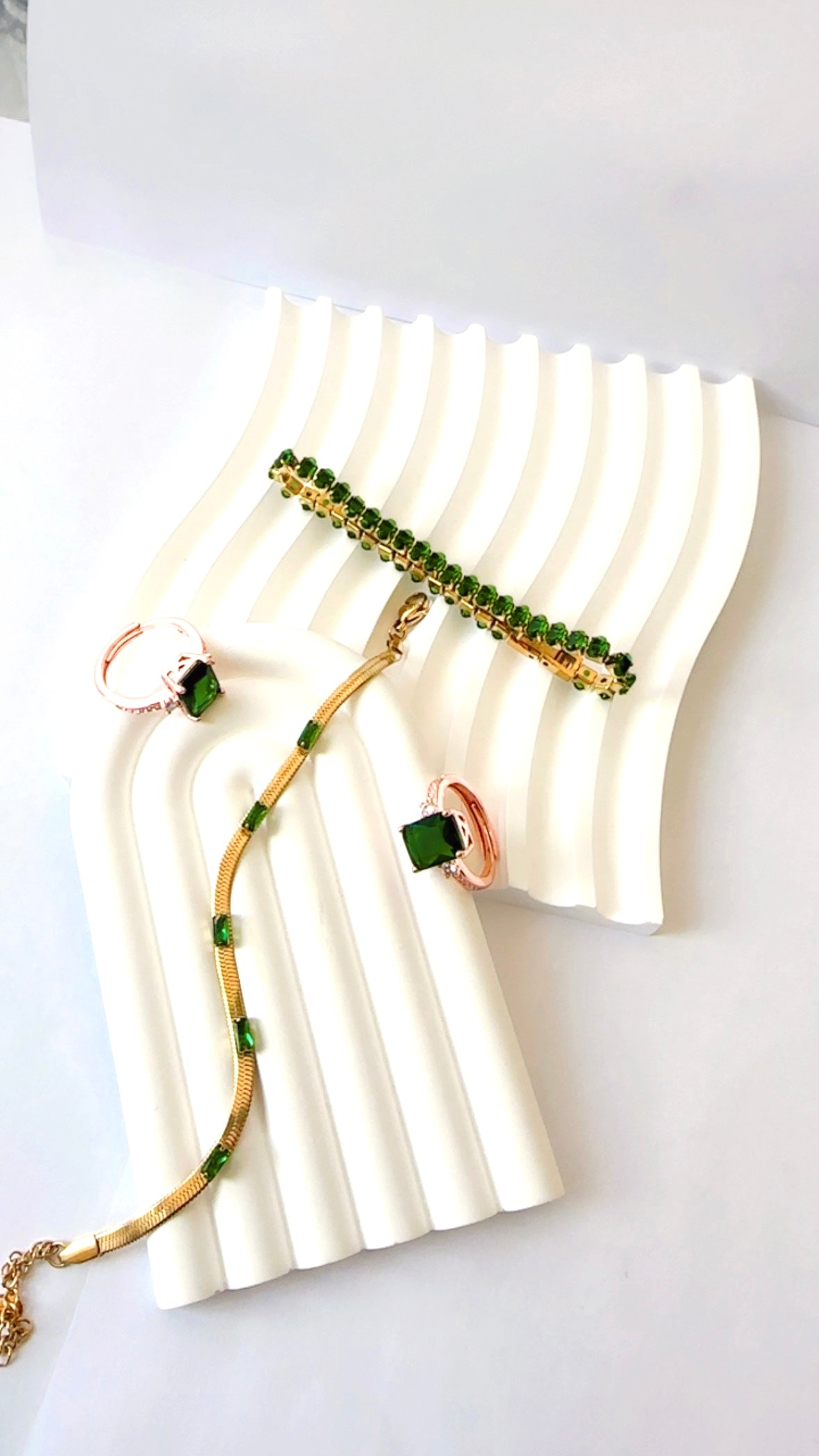 Emerald gemstone Chain Bracelet, Gold/Green